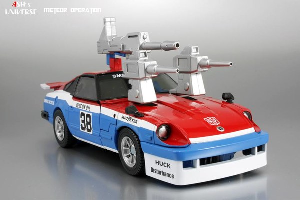 More Transformers New Masterpiece MP 19 Smokescreen Unboxing Up Close And Personal Image  (26 of 41)